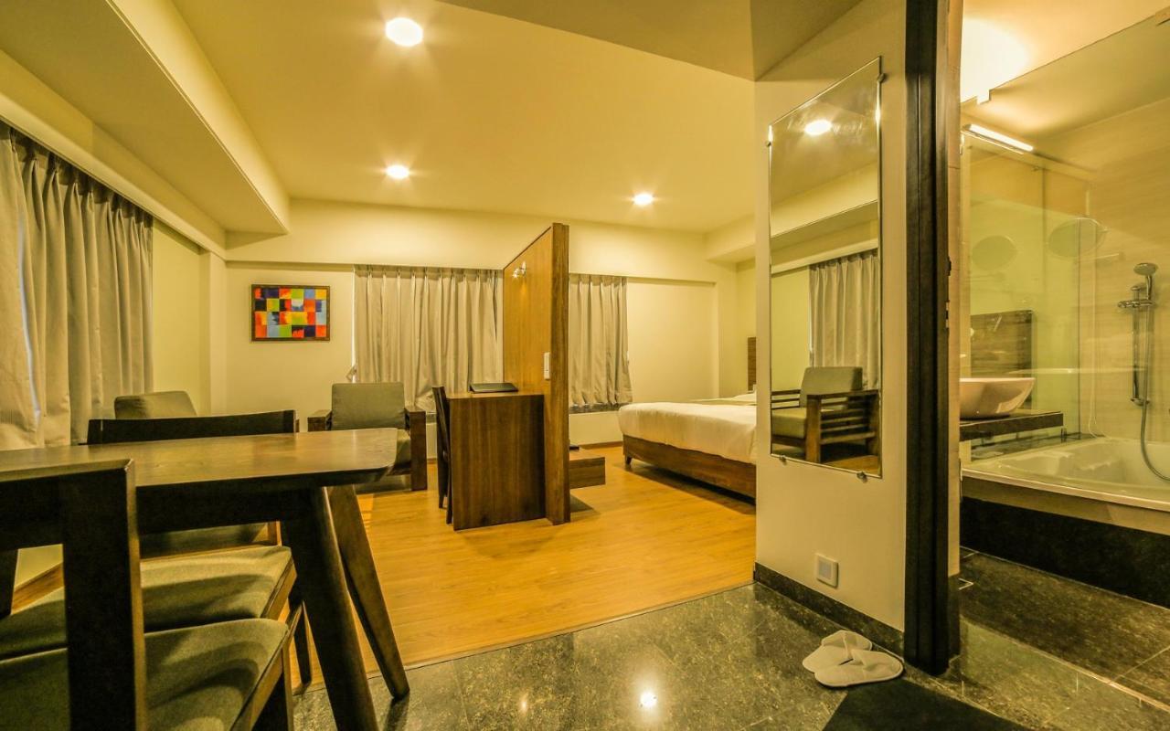The Basil Park Hotel Bhavnagar Eksteriør billede
