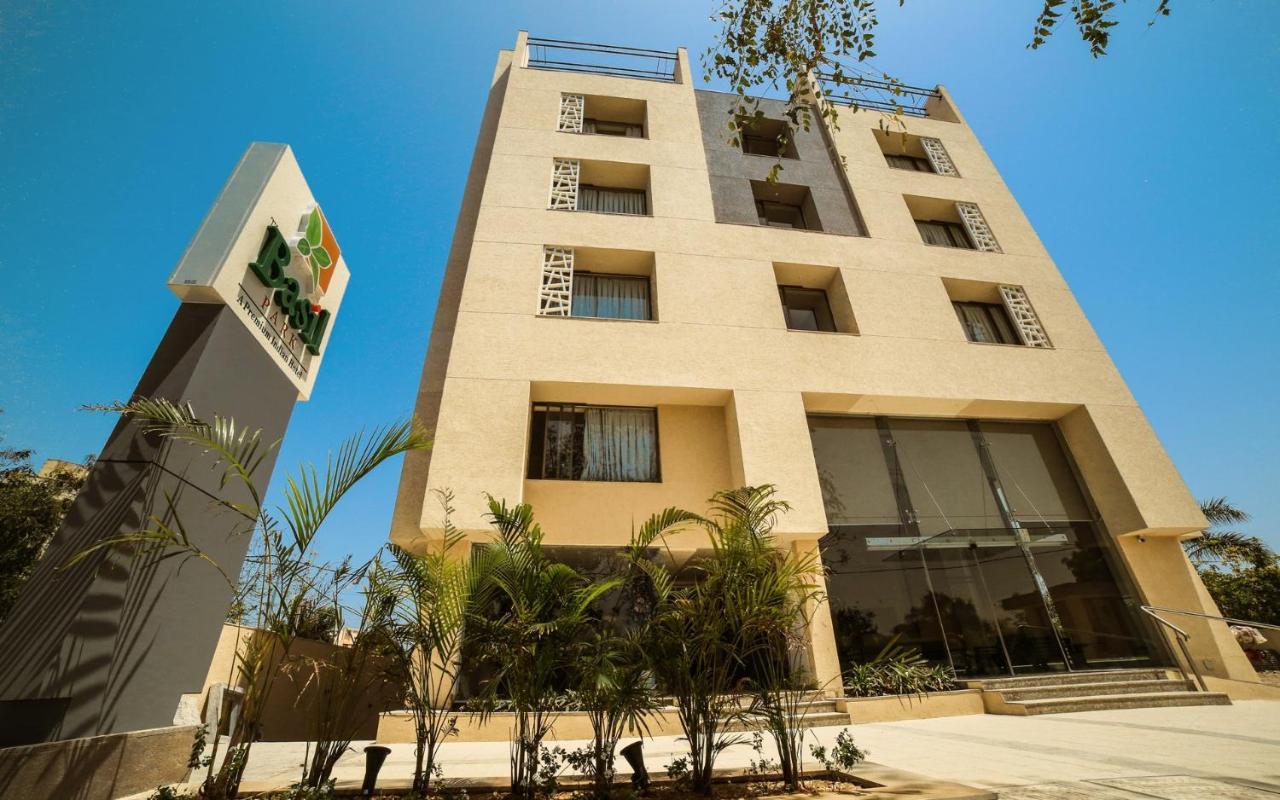 The Basil Park Hotel Bhavnagar Eksteriør billede