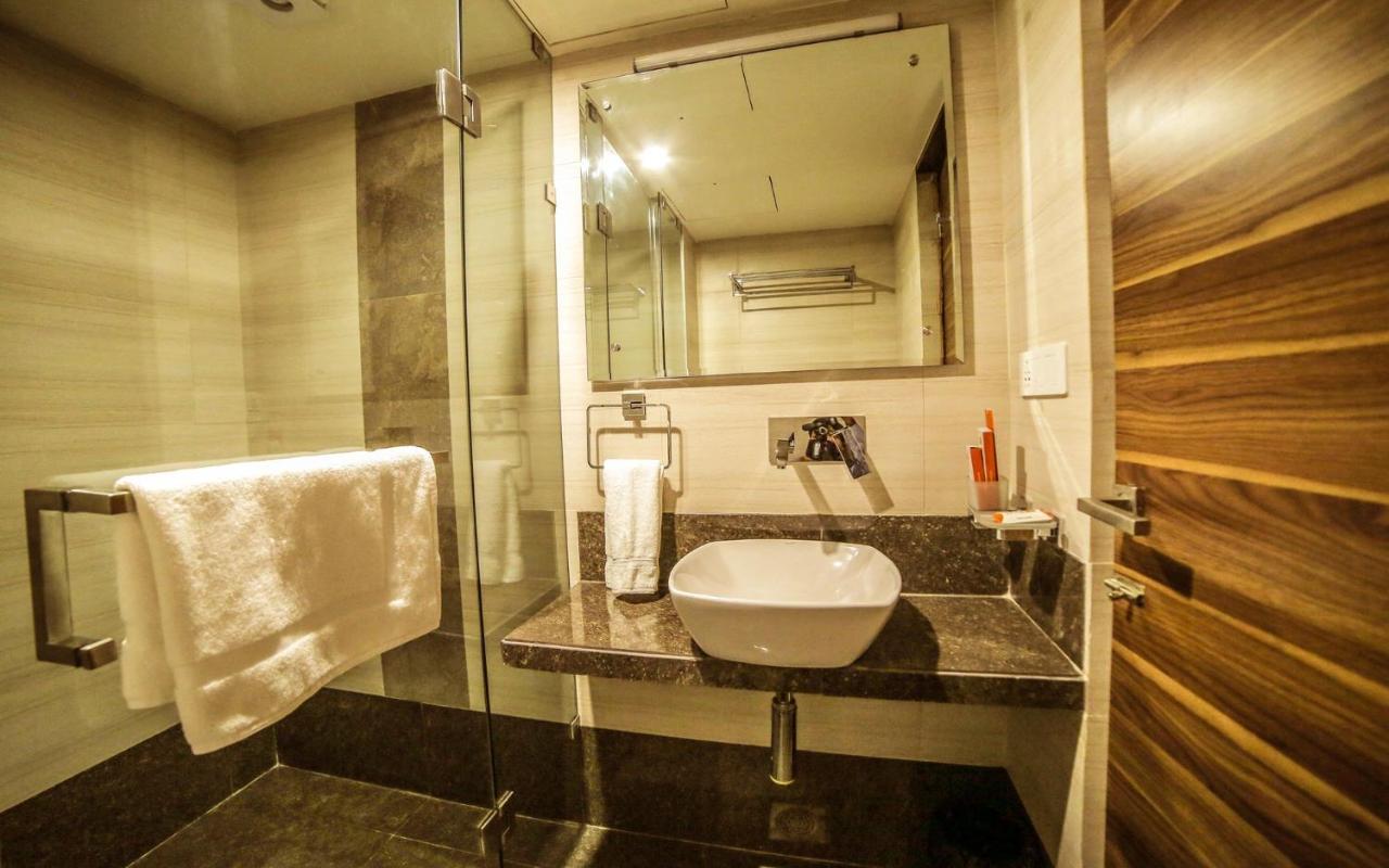 The Basil Park Hotel Bhavnagar Eksteriør billede