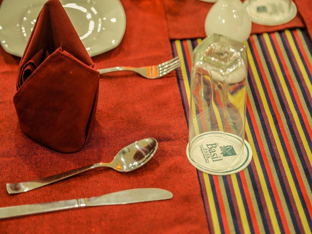 The Basil Park Hotel Bhavnagar Eksteriør billede