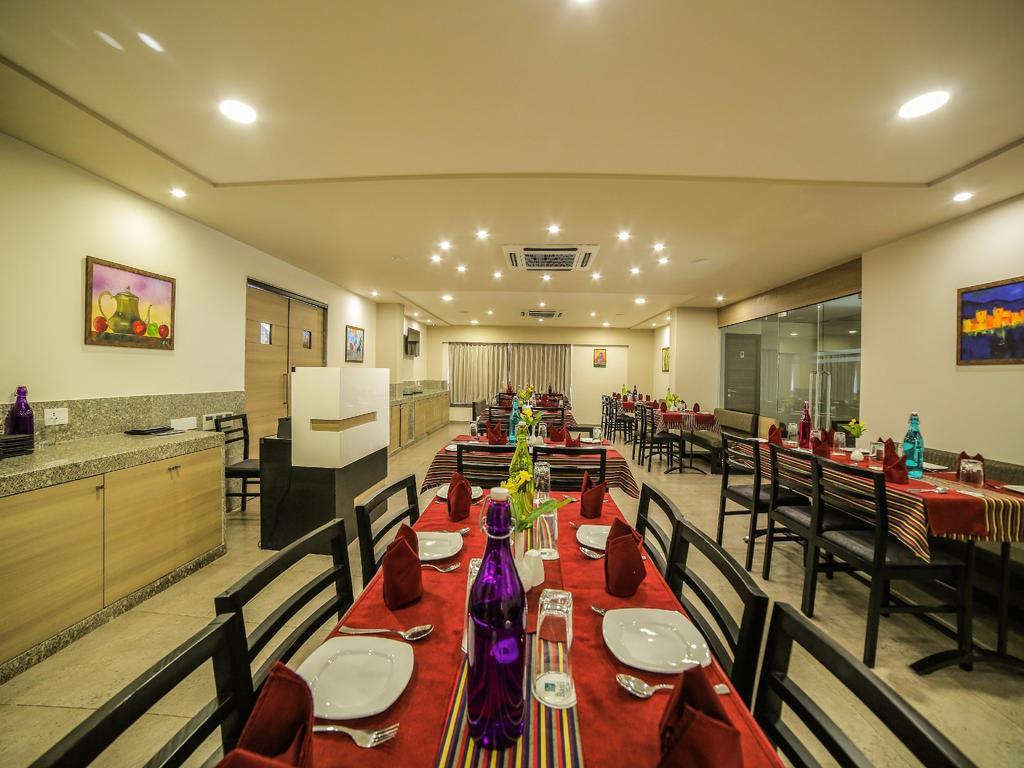 The Basil Park Hotel Bhavnagar Eksteriør billede