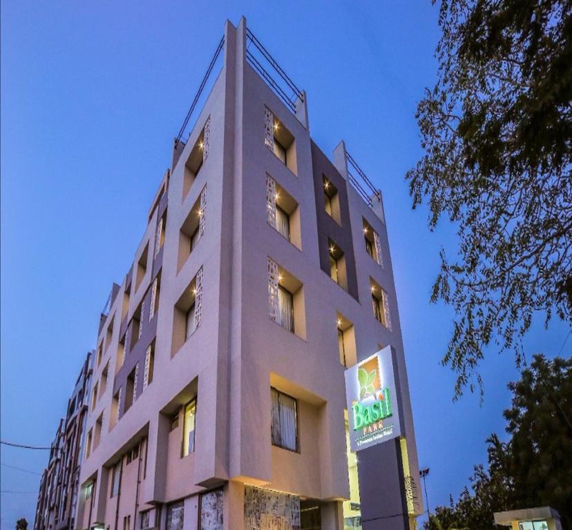 The Basil Park Hotel Bhavnagar Eksteriør billede
