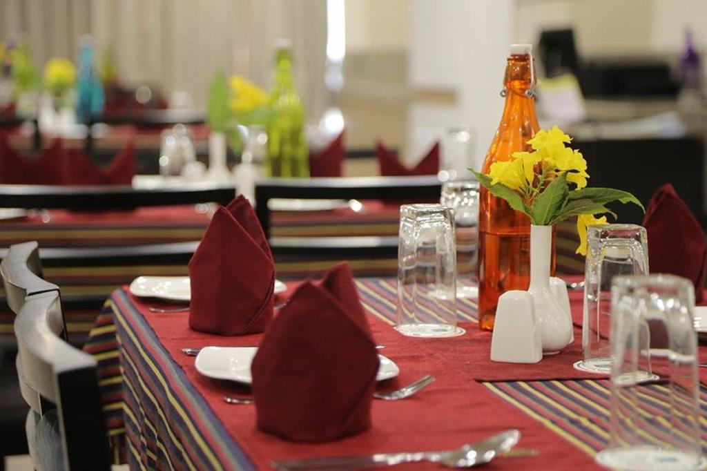 The Basil Park Hotel Bhavnagar Eksteriør billede