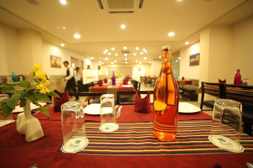 The Basil Park Hotel Bhavnagar Eksteriør billede
