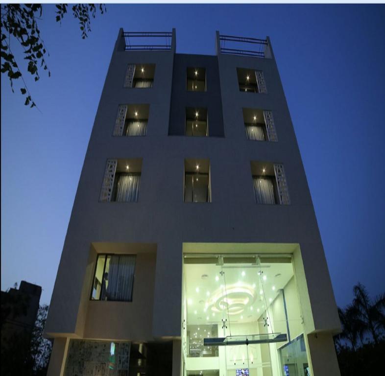 The Basil Park Hotel Bhavnagar Eksteriør billede